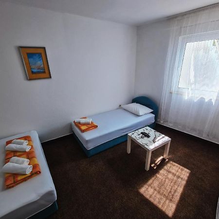 נאום Guest House Davorka מראה חיצוני תמונה
