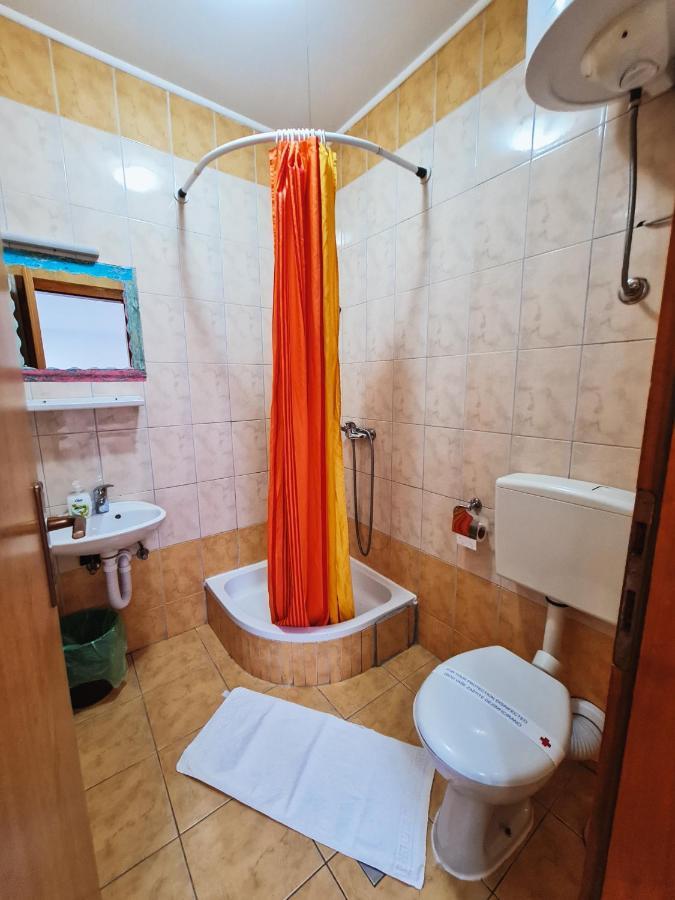 נאום Guest House Davorka מראה חיצוני תמונה