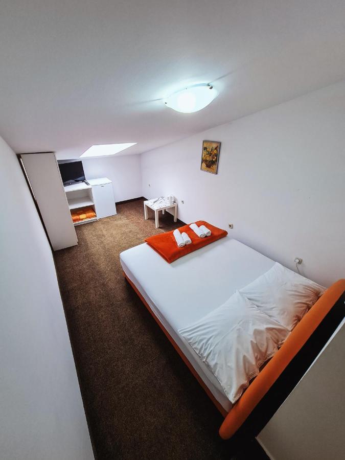 נאום Guest House Davorka מראה חיצוני תמונה