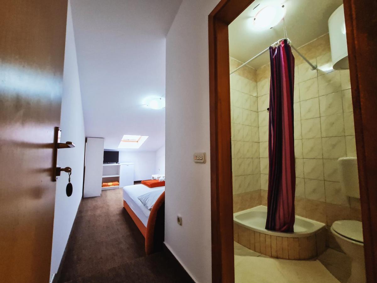 נאום Guest House Davorka מראה חיצוני תמונה
