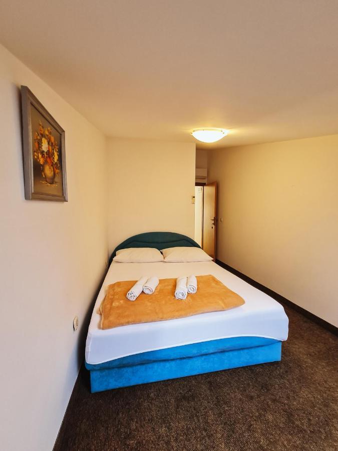 נאום Guest House Davorka מראה חיצוני תמונה