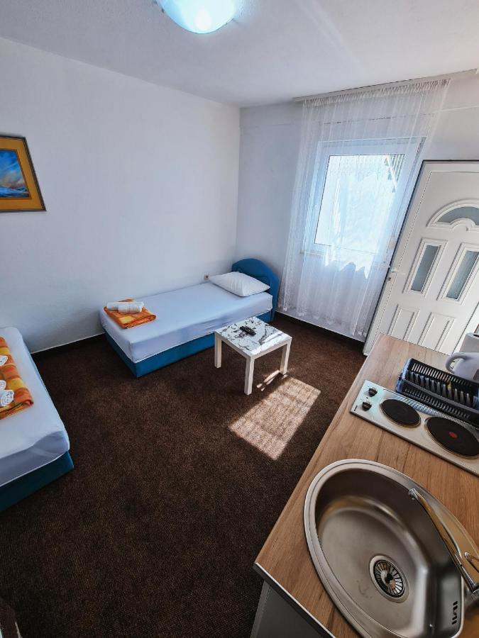 נאום Guest House Davorka מראה חיצוני תמונה